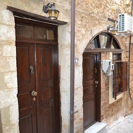 Yro Studios خانيا المظهر الخارجي الصورة