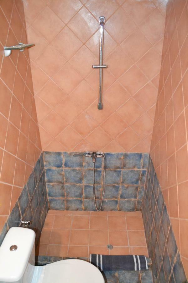 Yro Studios خانيا المظهر الخارجي الصورة