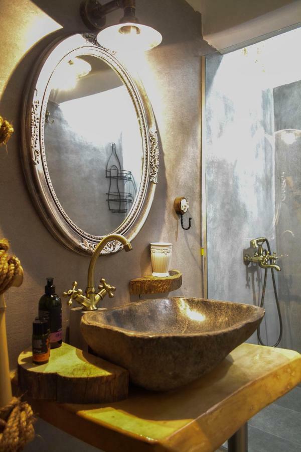 Yro Studios خانيا المظهر الخارجي الصورة